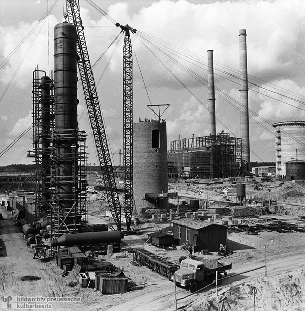 Construction of the Oil Refinery in Schwedt (1962)